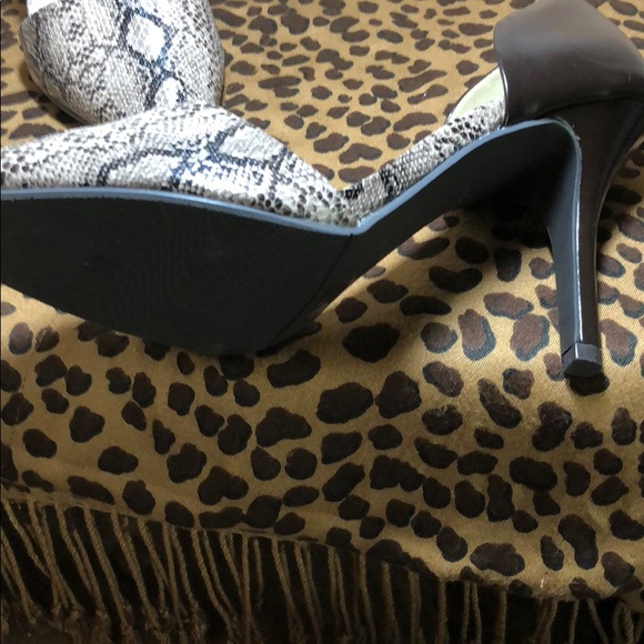 New, hot 4” brown/reptile look heels size 11 - Picture 5 of 8